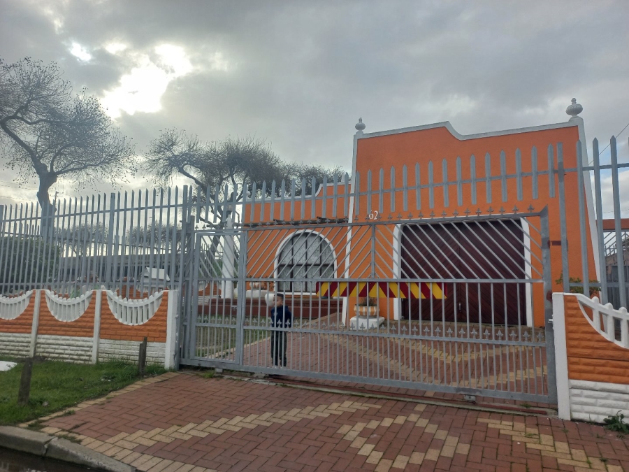 3 Bedroom Property for Sale in Charlesville Western Cape